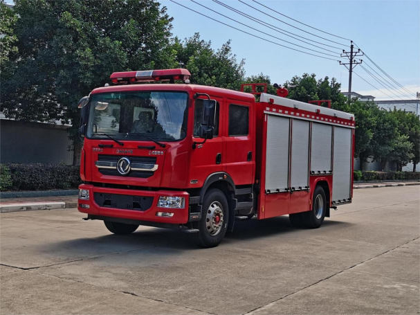 7噸東風(fēng)D9水罐消防車